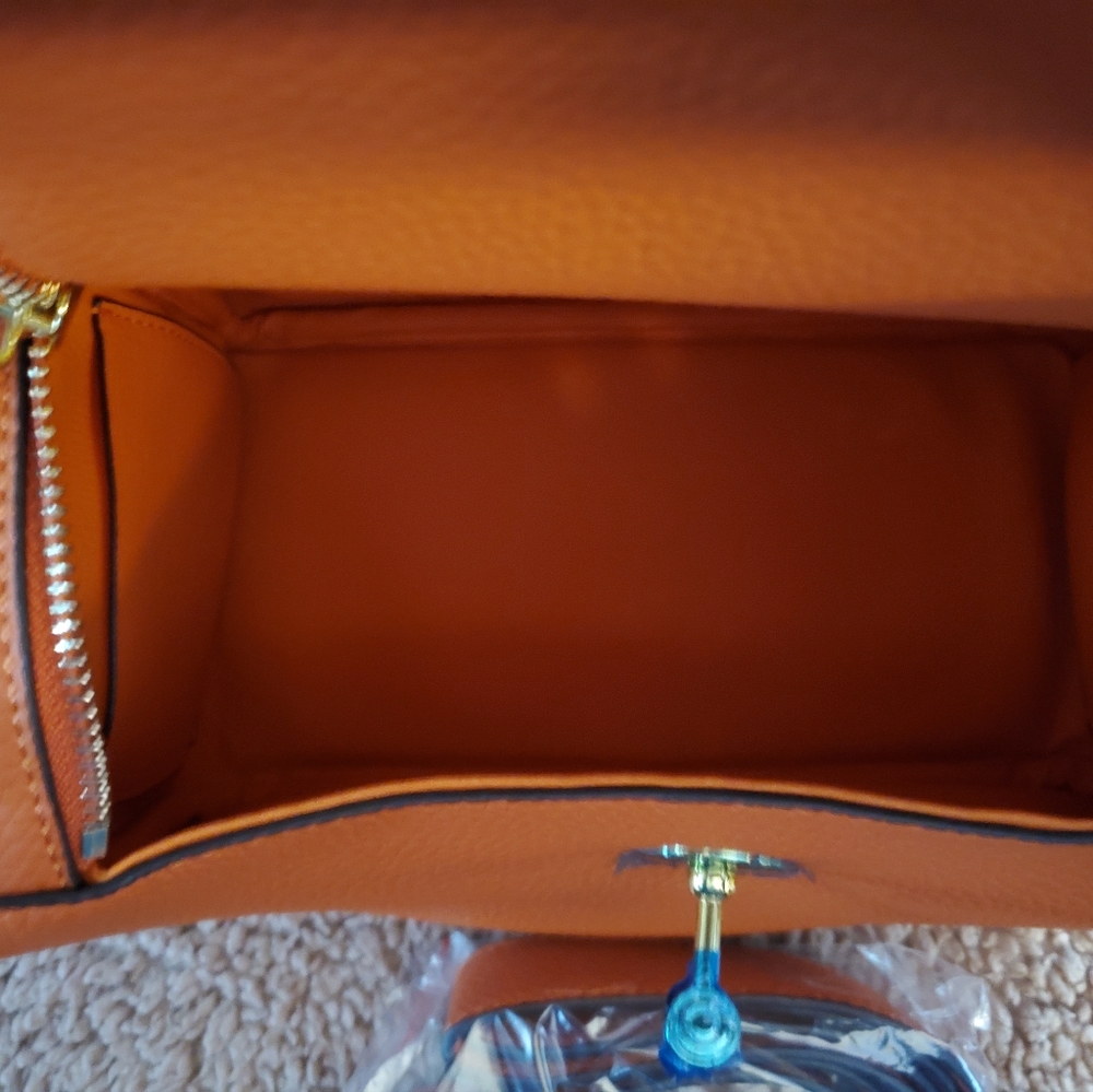 Purse - Picture 3 of 4